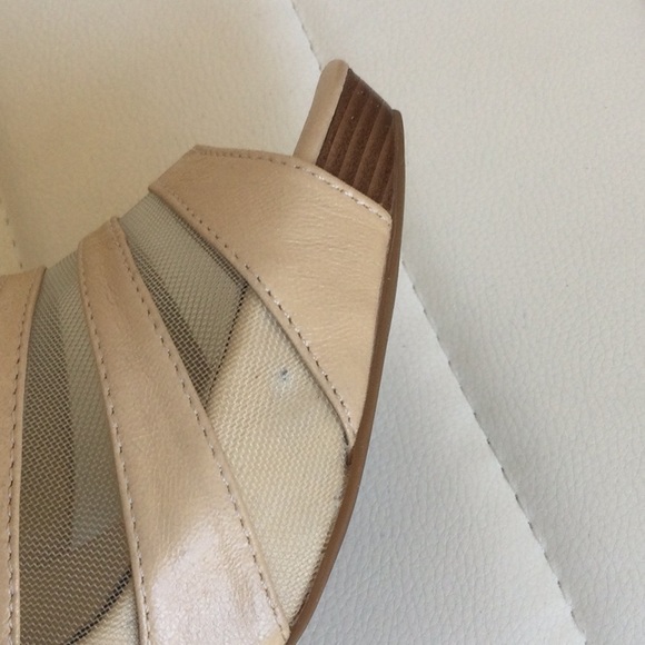 EUC Michael Kors 8.5M Bone/Silver Leather Mesh Open Toe Heels - Picture 15 of 16